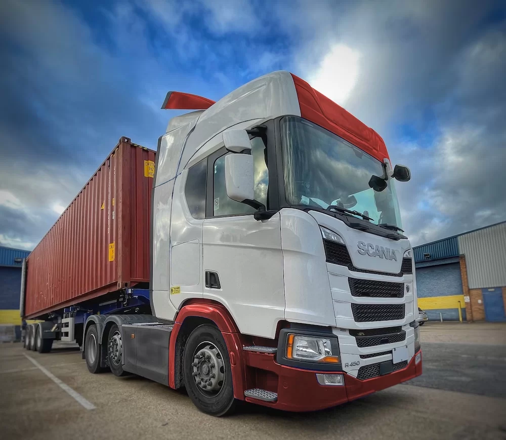 Haulage transport service in Hornchurch - RM11